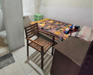 Kamar dengan Ranjang Single