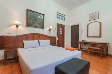 Bedroom 1, RedDoorz @ Hotel Lodaya Bandung, Bandung