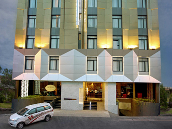 Exterior & Views 2, Sotis Hotel Falatehan Blok M, South Jakarta