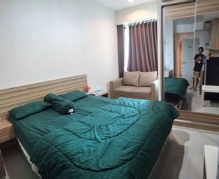 Bedroom 4, Comfy Studio Room at Grand Kamala Lagoon Apt by MSCN, Bekasi