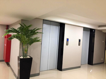 Apartment Mont Blanc by Alvan Room, bekasi