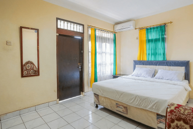 Bedroom 4, Mahendra Beach Inn, Badung