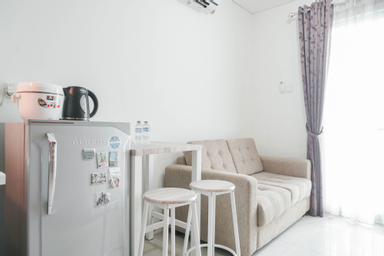 Dining Room 1, Comfort 1BR Apartment with Study Room at Woodland Park Residence By Travelio, South Jakarta