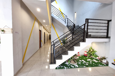 Public Area 3, SUPER OYO 90874 Millenium Inn 2, Medan