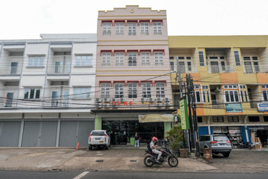 Exterior & Views 2, Urbanview Hotel Ta Ke Jelutung Puncak Jambi, Jambi