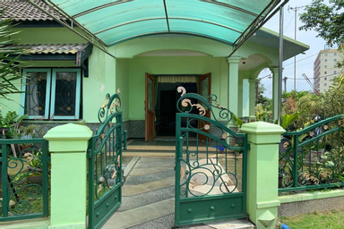 Villa Batu Permai, malang
