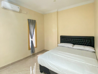 Bedroom 1, Els Guest House Syariah near Simalungun University Siantar RedPartner, Pematangsiantar