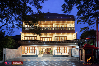 Exterior & Views 1, Kertanegara Premium Guest House, Malang