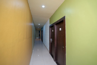 Public Area 3, Urbanview Hotel Best skip Palembang, Palembang