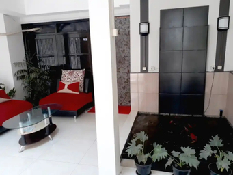 Others 3, Jala in De Kost Syariah, Surabaya
