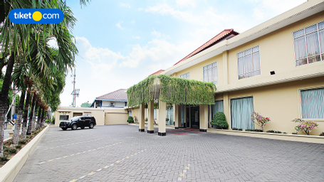 Exterior & Views 2, Hotel Sinar 3 Juanda, Surabaya