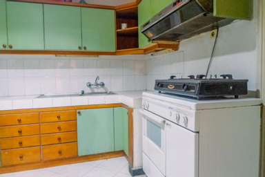 Very Spacious 3BR Taman Beverly Apt By Travelio, surabaya