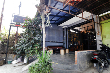 Exterior & Views 2, Neomoritz Homestay, Bandung