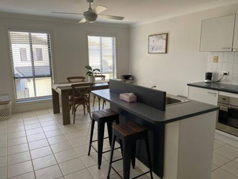 Coastal 2-bedroom townhouse / Close to everything, coffs harbour - pt a