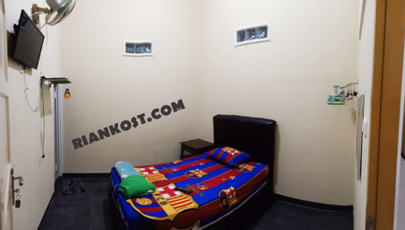 Kamar dengan Ranjang Single