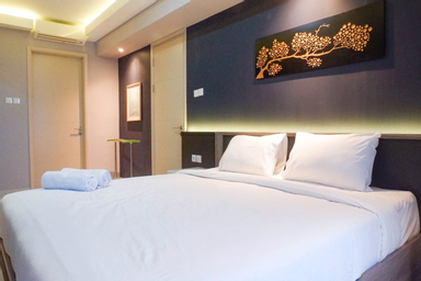 Bedroom 1, Exquisite & Spacious 2BR Apartment at La Riz Supermall Mansion By Travelio, Surabaya