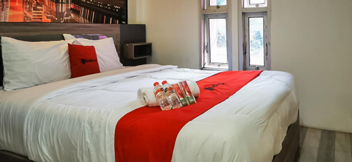 Queen Deluxe Room