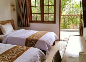 Kamar Deluks Double - Pemandangan Taman