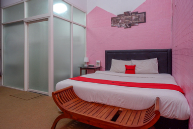 Bedroom 4, RedDoorz @ Golden Inn Tugu Yogyakarta, Yogyakarta