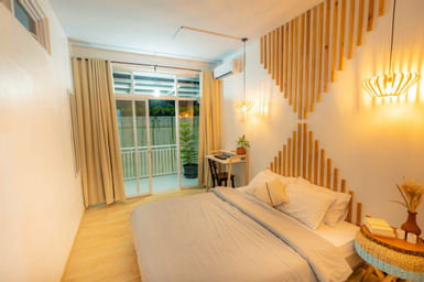 Bedroom 3, YellowHouse: Modern villa w/pool - central loc., Yogyakarta
