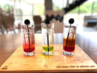 Food & Drinks