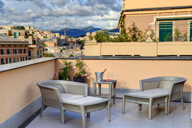 Exterior & Views 3