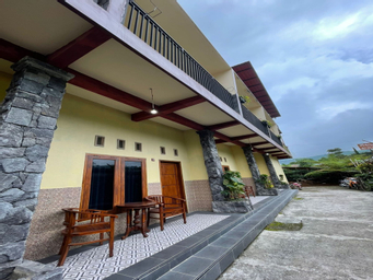 Exterior & Views 4, Medjora Family Homestay, Karanganyar