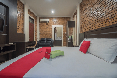Bedroom 13