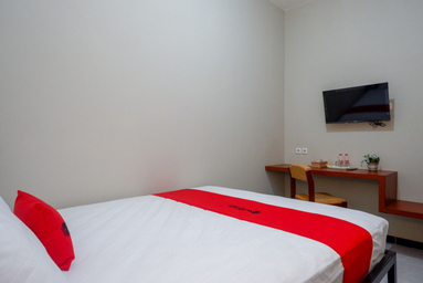 Bedroom 2, RedDoorz near Kampus UMP Purwokerto 2, Banyumas