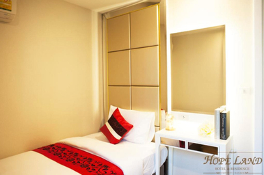 Bedroom 4, Hope Land Hotel Sukhumvit 8, Khlong Toey