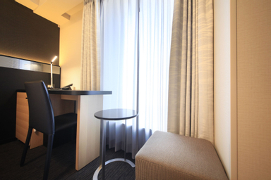 Room 32