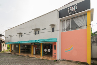 Exterior & Views, Sans Hotel Beauty Palembang, Palembang