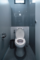 Bathroom 7