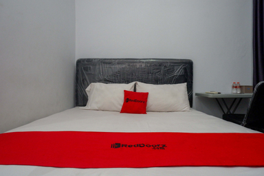 Bedroom 3, RedDoorz @ Jalan Raya Baturaden, Banyumas