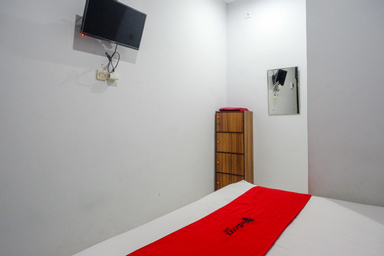 Bedroom 2, RedDoorz @ Jalan Raya Baturaden, Banyumas