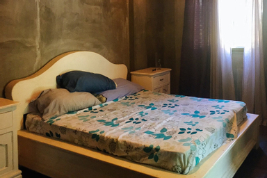 Queen Deluxe Room