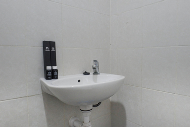 Bedroom 4, Spacious Comfortable 1BR Apartment at My Tower Surabaya By Travelio (tutup sementara), Surabaya