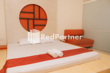 Bedroom 1, Pits Hotel RedPartner near Atom Mall, Surabaya