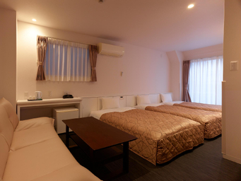 Bedroom 4, Hotel New Tohoku, Taitō