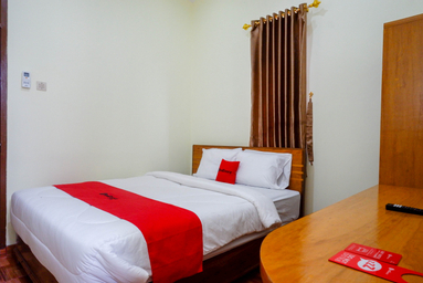Bedroom 4, RedDoorz near Rita Supermall Purwokerto 2, Banyumas
