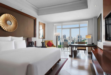 Executive Room, Lounge Access,1 King-Size Bed, Private Balcony, River View