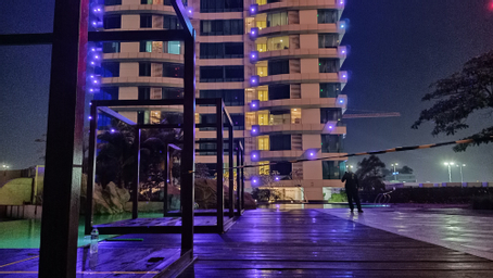 Exterior & Views 21