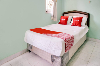 Bedroom, OYO 90204 Surya Inn Syariah (tutup permanen), Cikarang