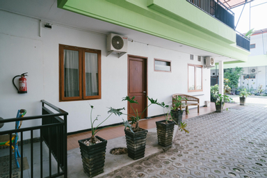 Public Area 3, Urbanview Hotel Griya Surya Malang, Malang