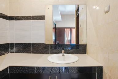Bathroom 26