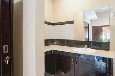 Bathroom 27