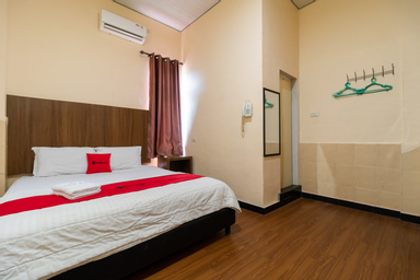 Bedroom 1, RedDoorz Plus near Ramayana Pematangsiantar, Pematangsiantar