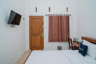 Bedroom 3, Urbanview Hotel Sky Batu Malang by RedDoorz, Malang