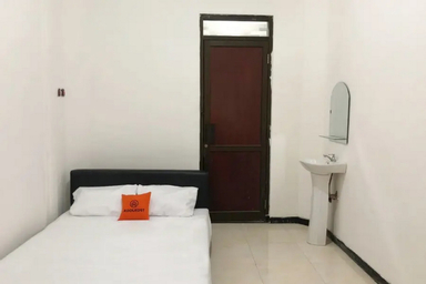 Bedroom 1, KoolKost @ Tenggilis (Minimum Stay 30 Nights), Surabaya