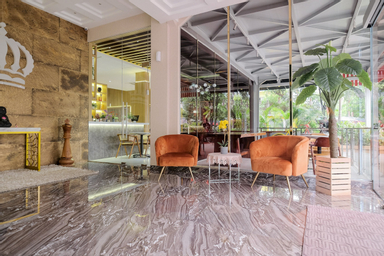Public Area 2, King's Palace RedPartner, Medan